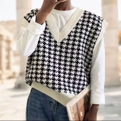 V-neck knitted sweater vest, size S
