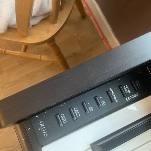 Yamaha Arius  keyboard