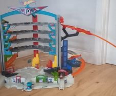Hot Wheels Garage