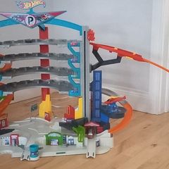 Hot Wheels Garage