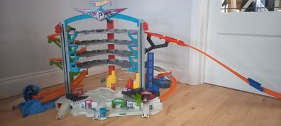 Hot Wheels Garage