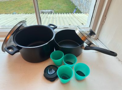 Pots & Kitchen Set