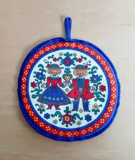 Scandinavian pot holder