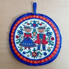 Scandinavian pot holder