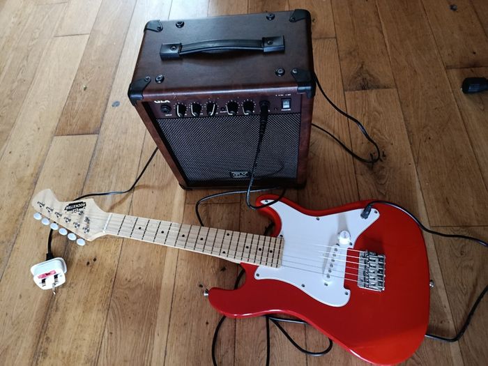 Kids Electric Guitar + GLX AC-15 Amplifier  Great Starter Set