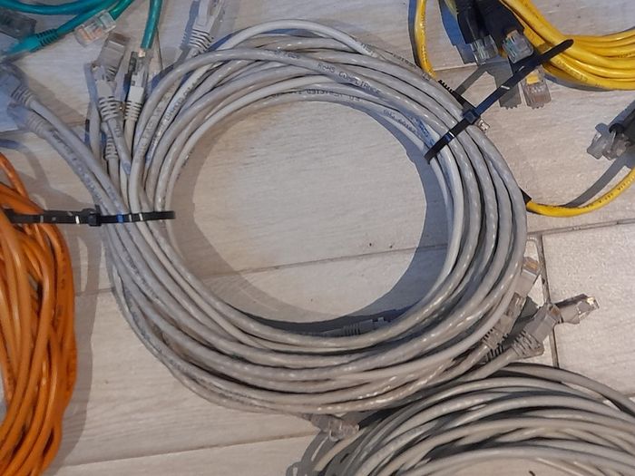 Ethernet LAN Network Cable Cat5e - many