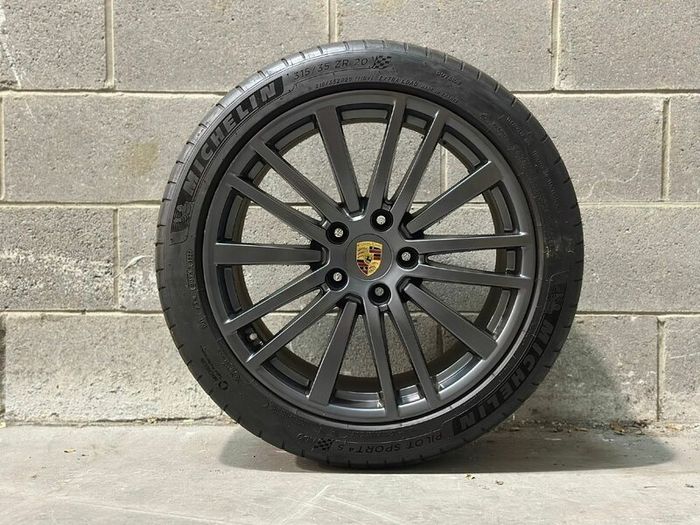 20-Inch Wheel Set Original Porsche Panamera 971