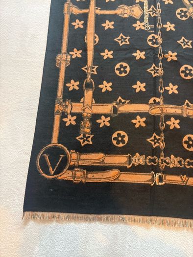 Beautiful womens XL scarf/ pashmina