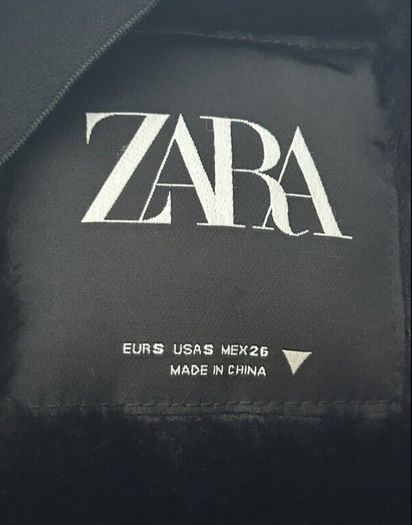 Black Hooded Long Winter Coat from Zara. Size Small UK 8 / EU 36