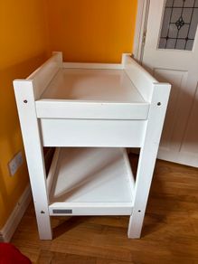 baby changing table