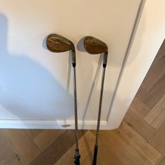 Golf 52 and 60 degree wedges