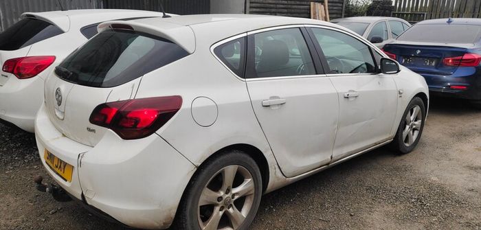 vauxhall opel astra 1.7 cdti 2012