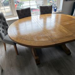 Dining Table Expanable plus 6 chairs
