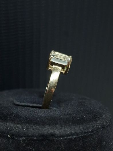 Vintage 9ct Gold Three Stone Ring
