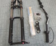 available  used very good condition   with extra parts  RockShox Domain Dual Crown