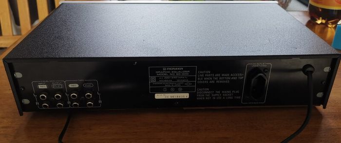 Pioneer SG-300 graphic equalizer