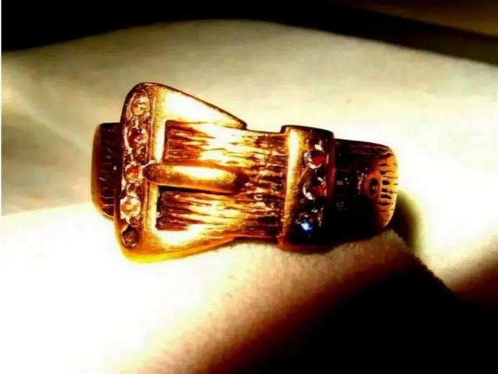 Vintage Hallmarked Diamond Buckle Ring