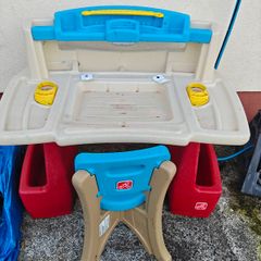 Step 2 Art Desk