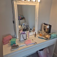 Free Vanity Dressing Table with lighting