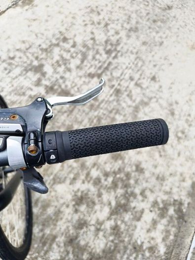 Giant Escape R1 Hybrid Bike