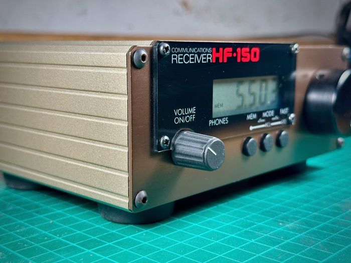 Lowe HF-150 Receiver