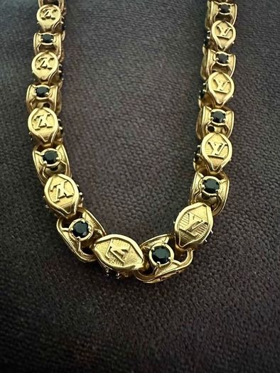 Gold chain LV