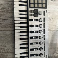 Korg MicrKontrol mini midi keyboard