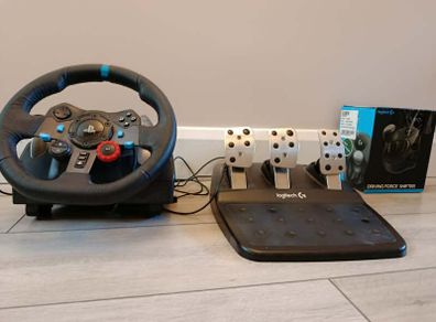 Logitech G29 Racing Wheel/Pedals + Driving Force Shifter