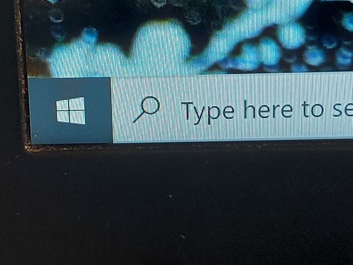 DELL Latitude 5490, Intel Core i5-7300U CPU, 2.71GHz. 8GB Ram, 256GB SSD, Windows 10 Pro, Microsoft Edge, Chrome and VLC
