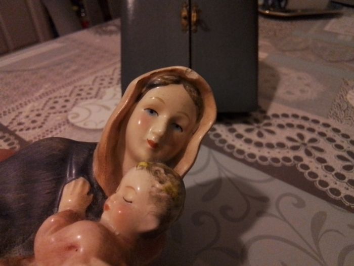 Goebel Mother & Child Figurine