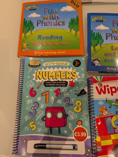 Wipe and clean books, Fun with Phonics