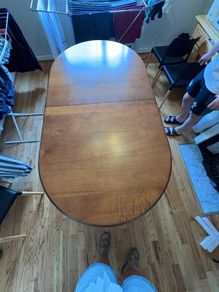 Dining room table (extendable)