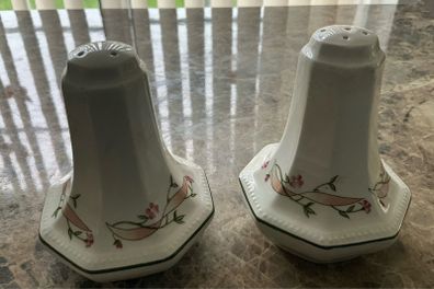 Eternal beau Salt & Pepper Set