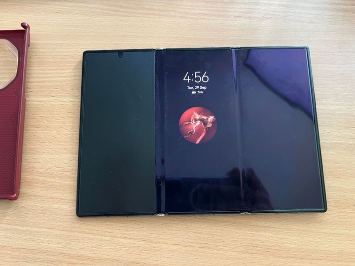TRI-FOLD - Huawei Mate XT Ultimate Design