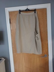 Peruggi Linen Skirt. S.18.   New-No Tag.