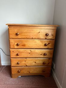 chest of drawers