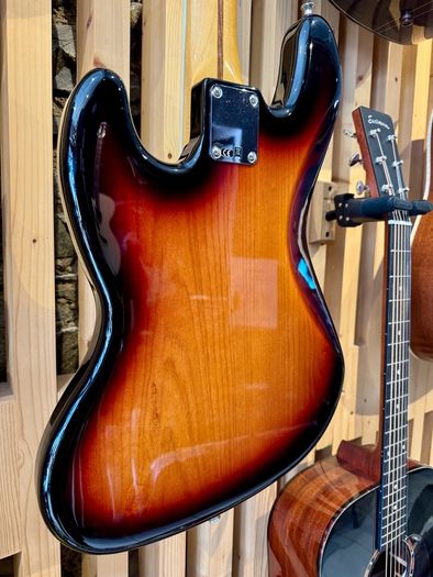 2021 Fender Vintera 70's Jazz Bass - AS NEW