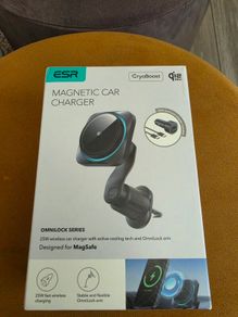 ESR Omnilock 25W magnetic car charger