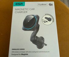 ESR Omnilock 25W magnetic car charger