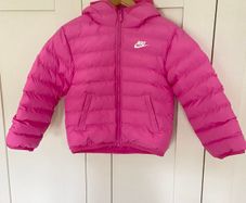 Nike girls pink jacket size 8-10 years