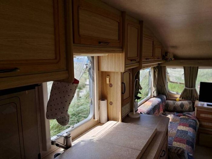 elddie caravan 4-5 berth