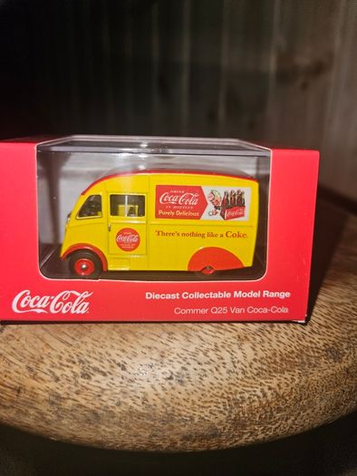 Oxford Diecast Coca-Cola Commer Van 1.76 Scale