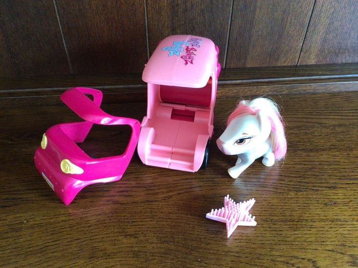 Bratz Babz Ponyz Buggy with pony and hair brush