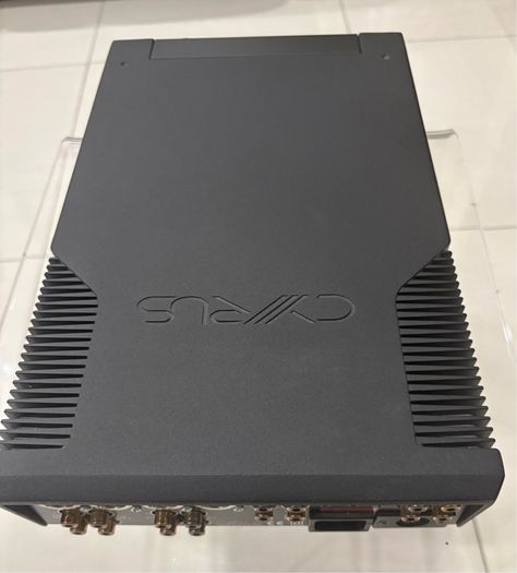 Absolute top-of-the-range Cyrus Signature DAC XP Preamplifier. Rough finish matt black with unblemished paintwork. With remote control, box and packaging. RRP was Sterling rrp 2,995.