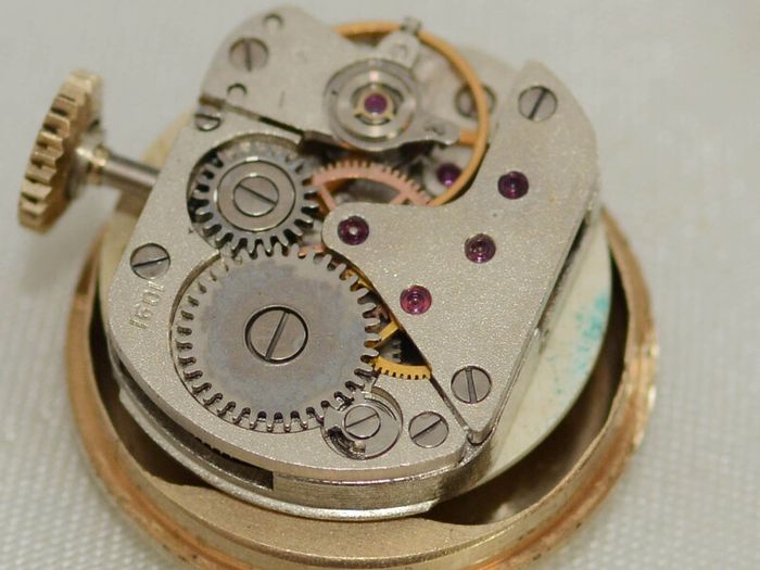 Vintage Ladies Sekonda Mechanical Pendant Watch