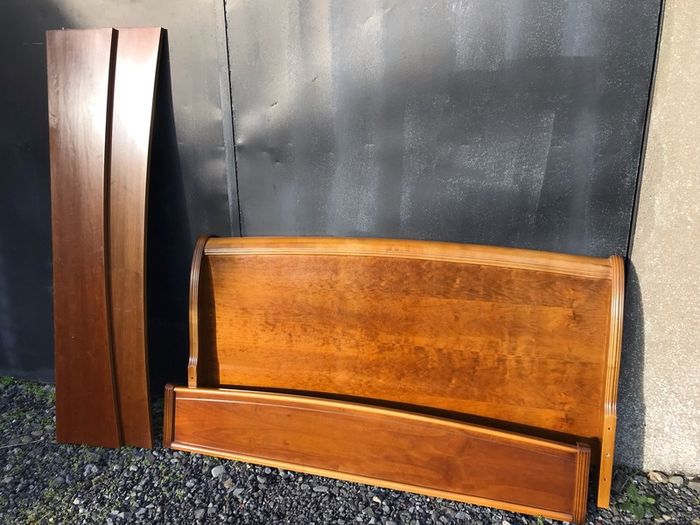 Sleigh Bed