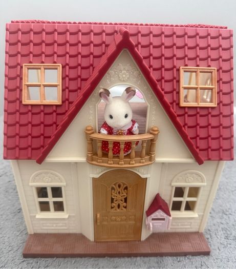 Sylvanian families house red roof cosy cottage