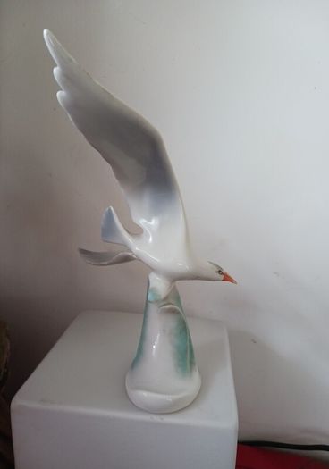 Hollohaza porcelain bird / 1979- 1985 Date Mark,