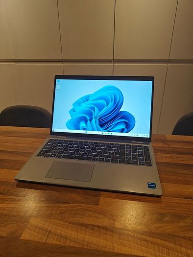 Dell Latitude 5530 | i5 (12th gen) | 16GB | 15.6" FHD | 256GB | Win11