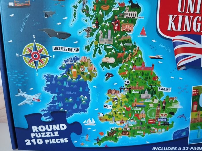 United Kingdom Round Puzzle (210 Pieces) + 32-Page Book